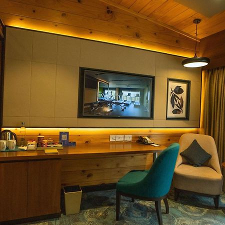 Radisson Blu Resort Дхарамсала Екстериор снимка