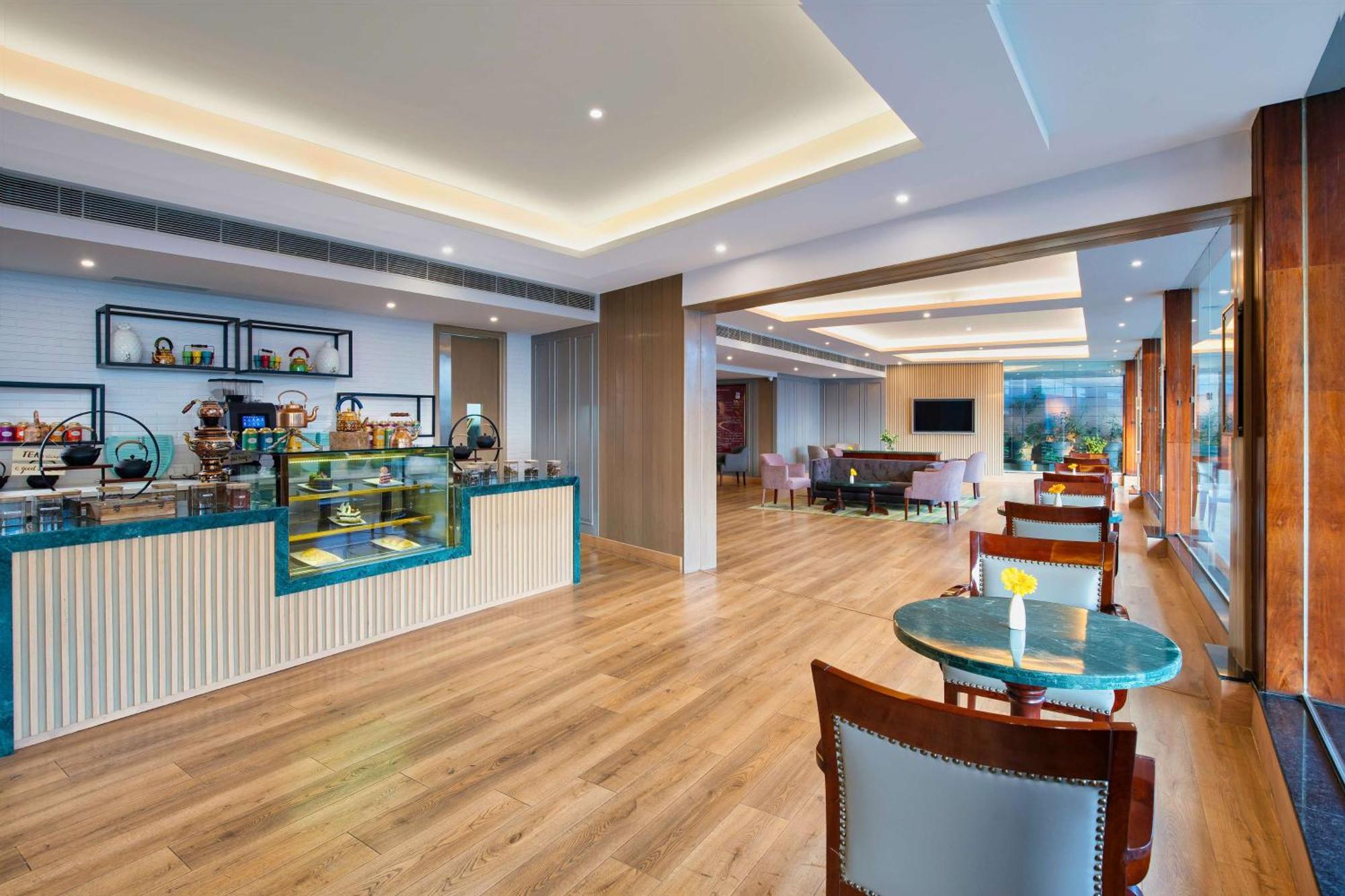Radisson Blu Resort Дхарамсала Екстериор снимка