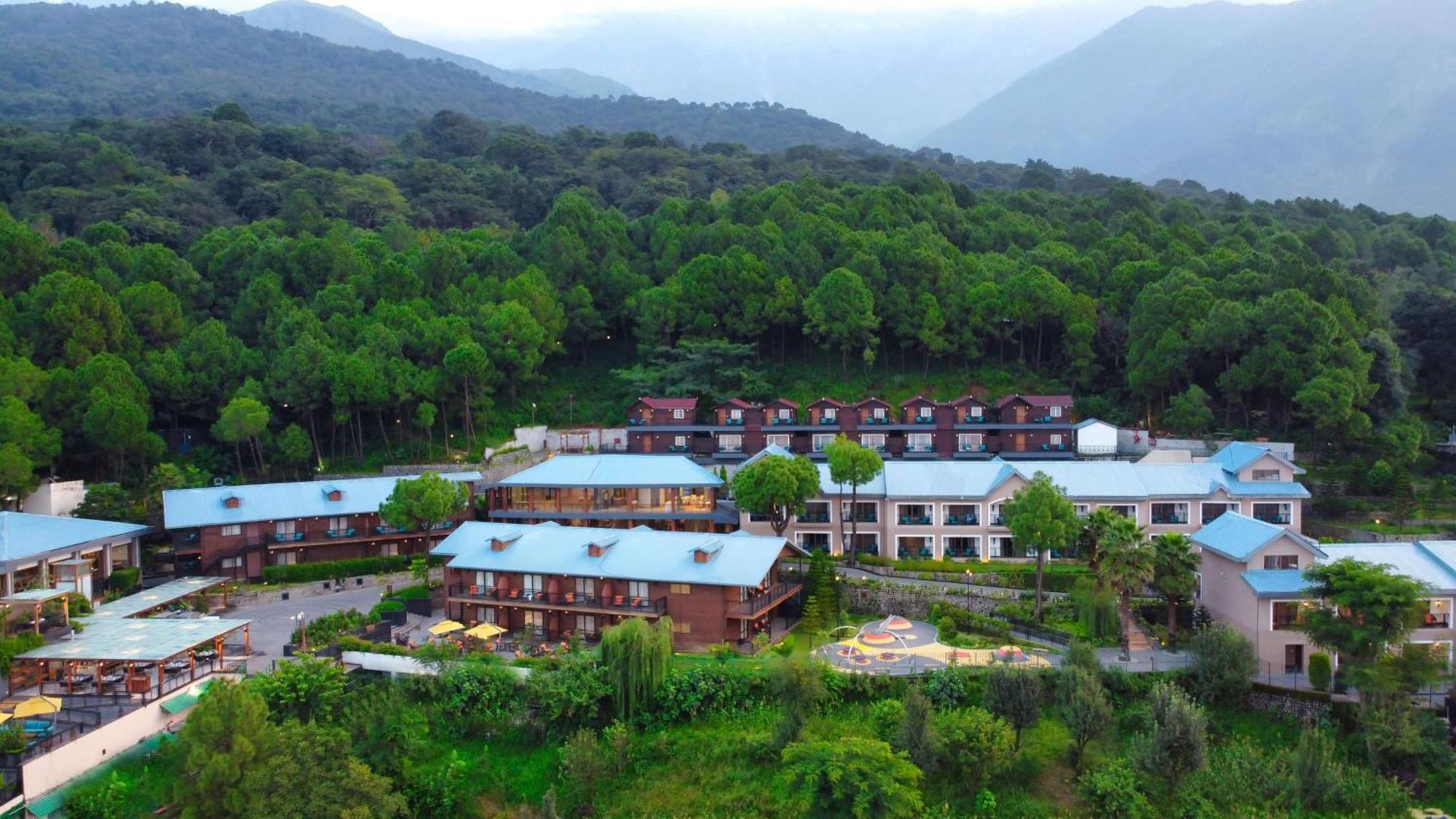 Radisson Blu Resort Дхарамсала Екстериор снимка