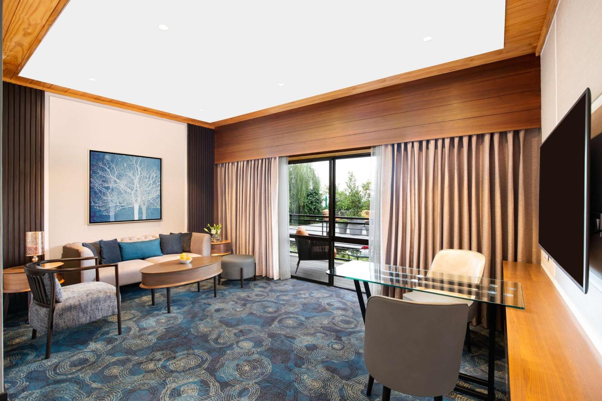 Radisson Blu Resort Дхарамсала Екстериор снимка